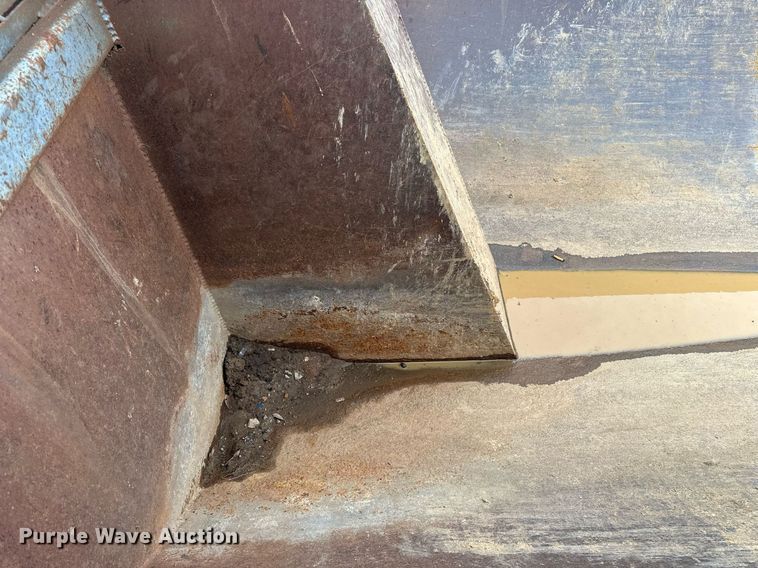 image for item DF8437 2012 Mack CXU613 dump truck