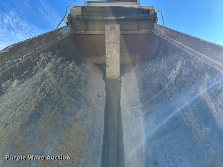 image for item DF8437 2012 Mack CXU613 dump truck