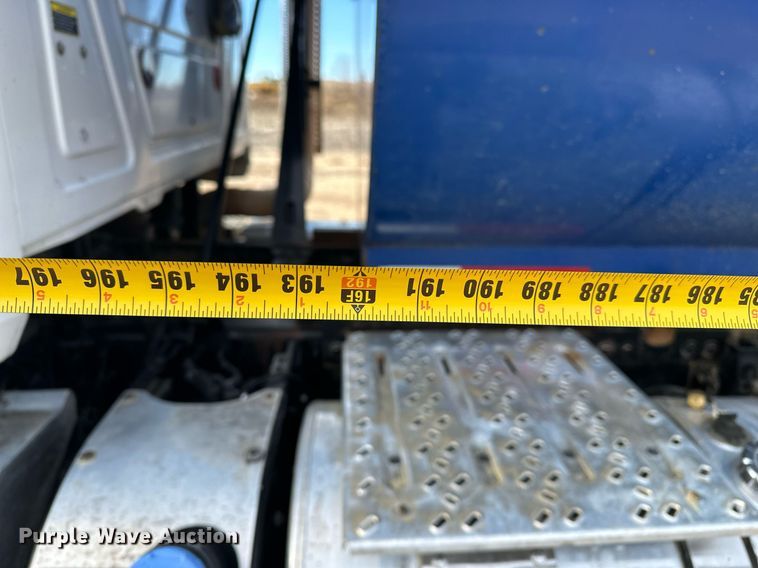 image for item DF8437 2012 Mack CXU613 dump truck