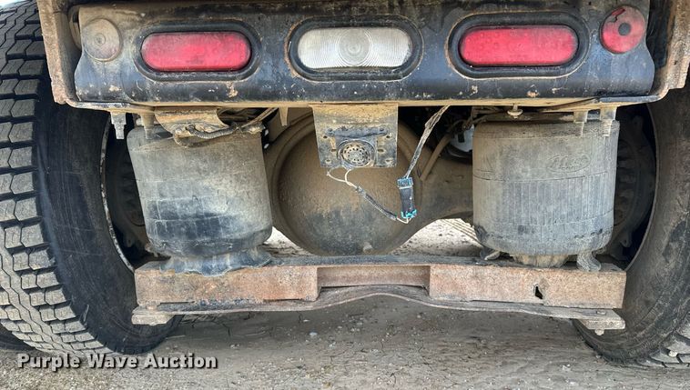 image for item DF8437 2012 Mack CXU613 dump truck