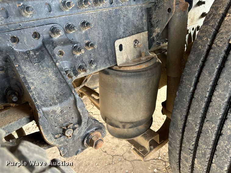 image for item DF8437 2012 Mack CXU613 dump truck