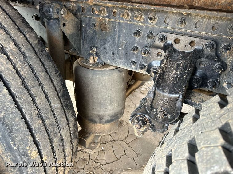 image for item DF8437 2012 Mack CXU613 dump truck