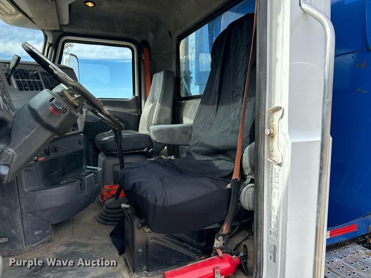 image for item DF8437 2012 Mack CXU613 dump truck