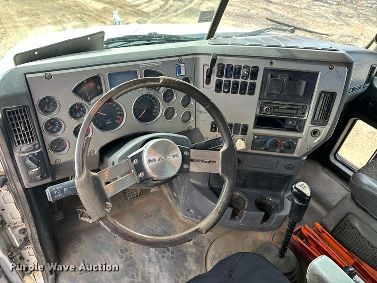 image for item DF8437 2012 Mack CXU613 dump truck