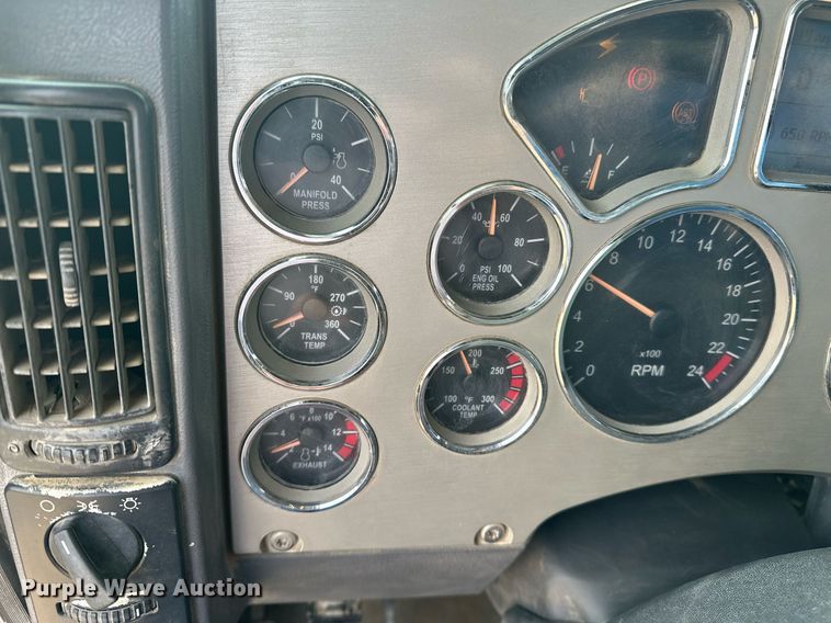 image for item DF8437 2012 Mack CXU613 dump truck