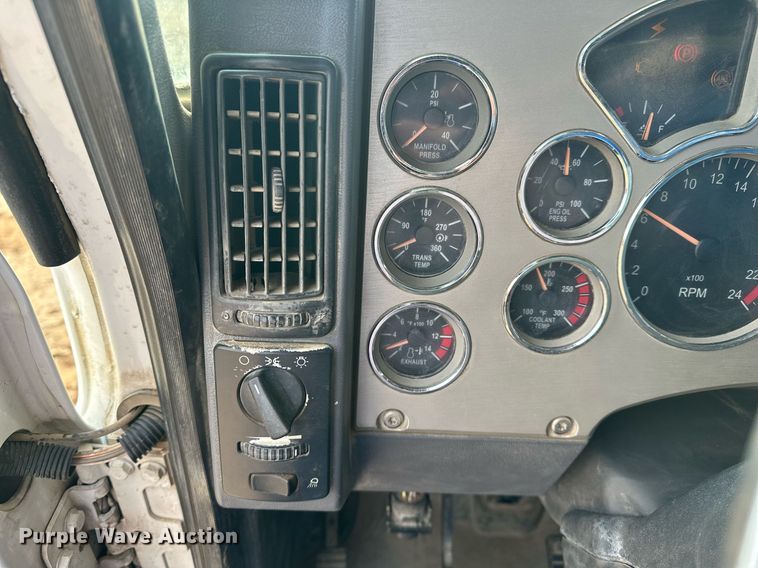 image for item DF8437 2012 Mack CXU613 dump truck