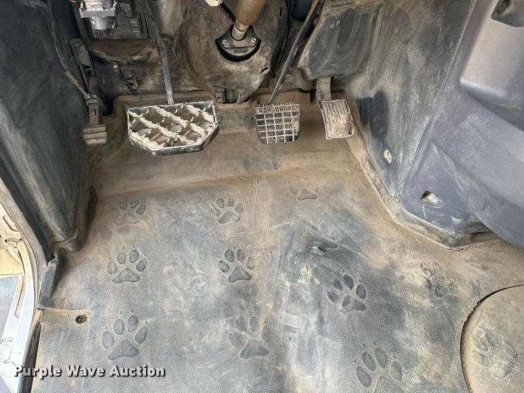 image for item DF8437 2012 Mack CXU613 dump truck