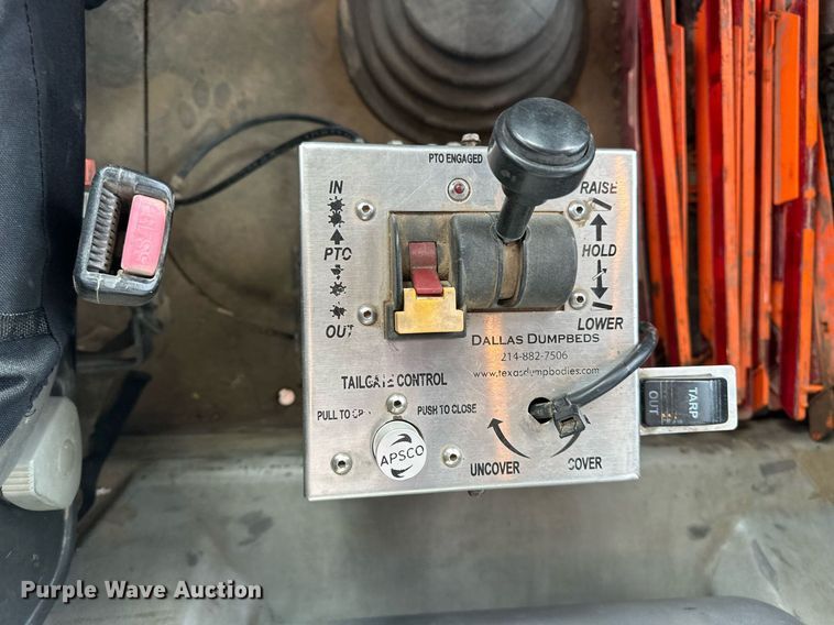 image for item DF8437 2012 Mack CXU613 dump truck