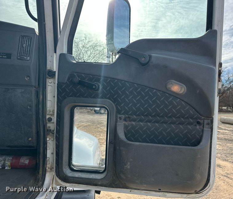 image for item DF8437 2012 Mack CXU613 dump truck