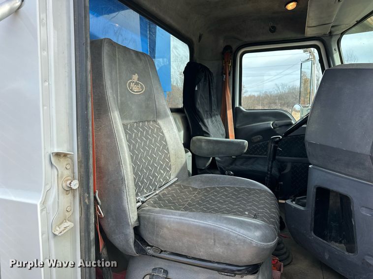 image for item DF8437 2012 Mack CXU613 dump truck