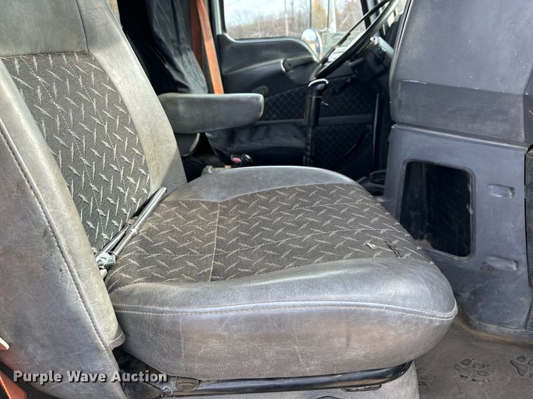 image for item DF8437 2012 Mack CXU613 dump truck