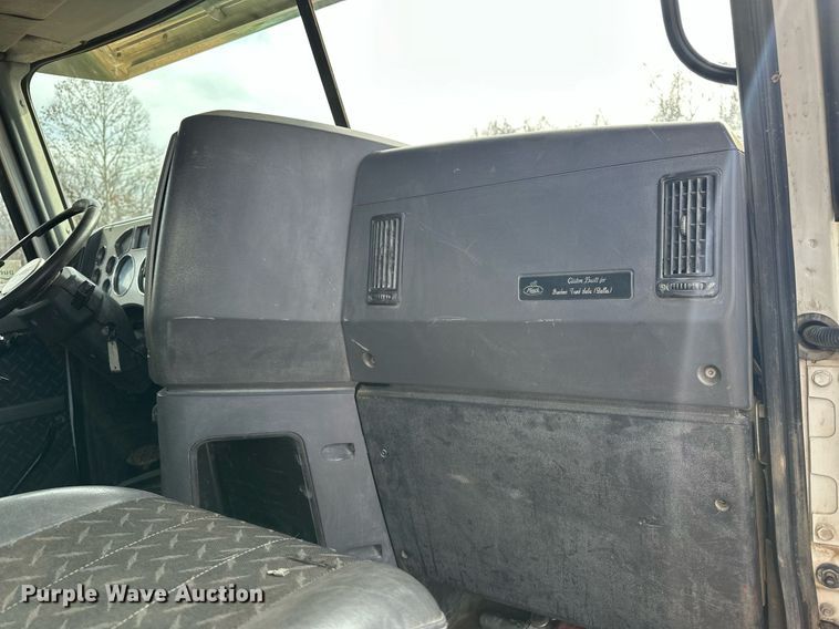 image for item DF8437 2012 Mack CXU613 dump truck