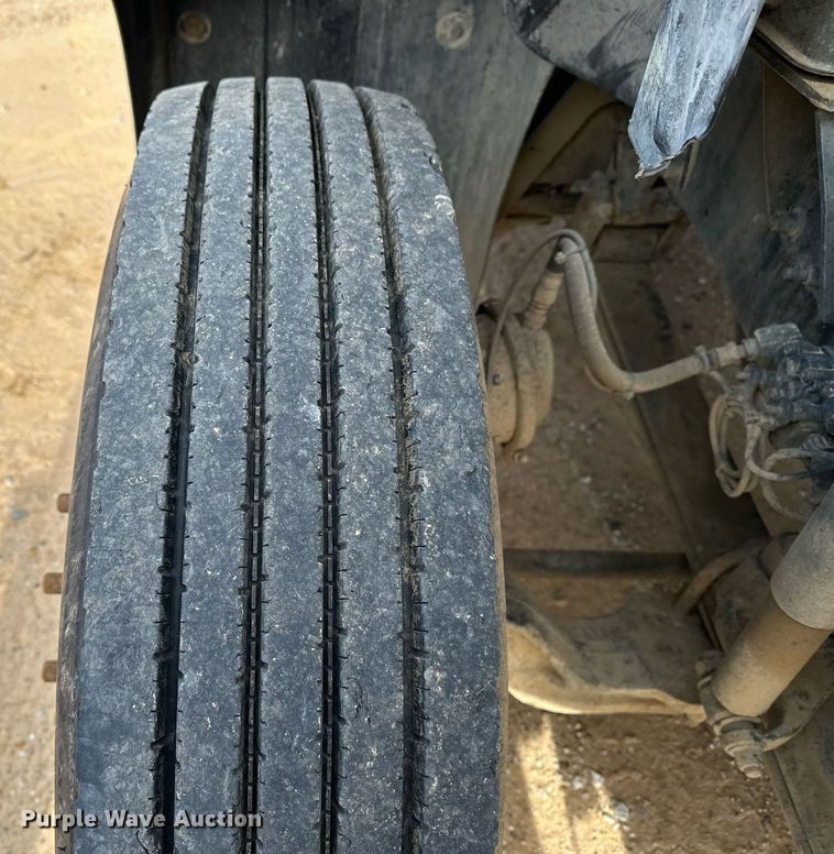 image for item DF8437 2012 Mack CXU613 dump truck