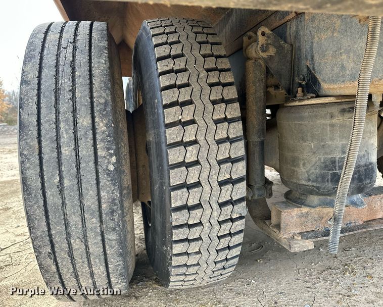 image for item DF8437 2012 Mack CXU613 dump truck