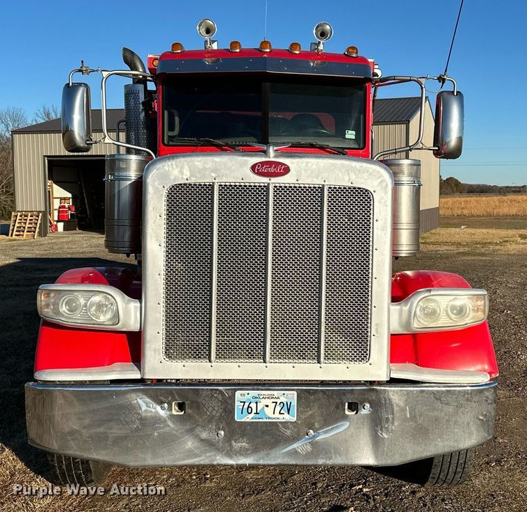 image for item DF8440 2012 Peterbilt 388 dump truck