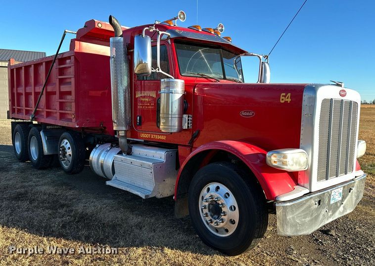 image for item DF8440 2012 Peterbilt 388 dump truck