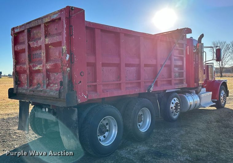 image for item DF8440 2012 Peterbilt 388 dump truck