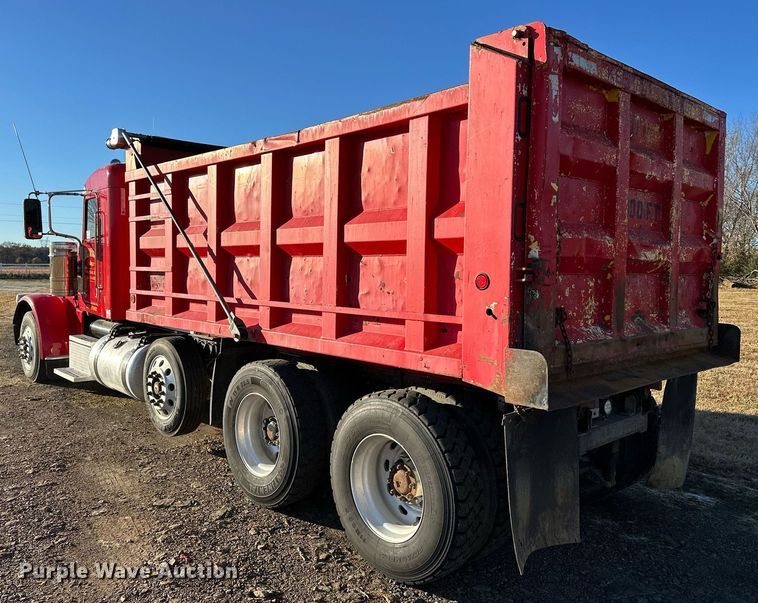 image for item DF8440 2012 Peterbilt 388 dump truck