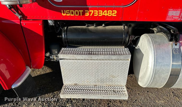 image for item DF8440 2012 Peterbilt 388 dump truck