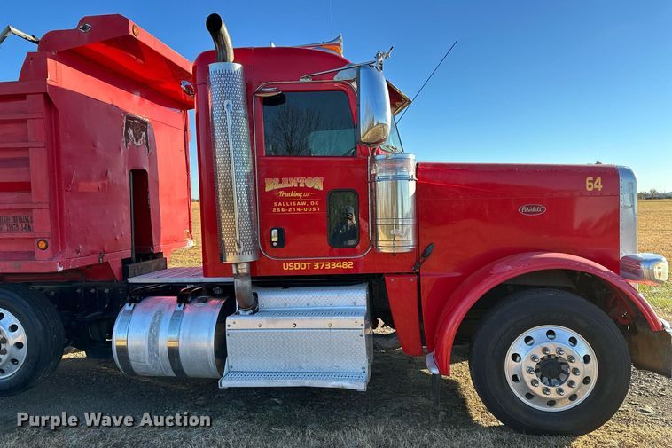 image for item DF8440 2012 Peterbilt 388 dump truck