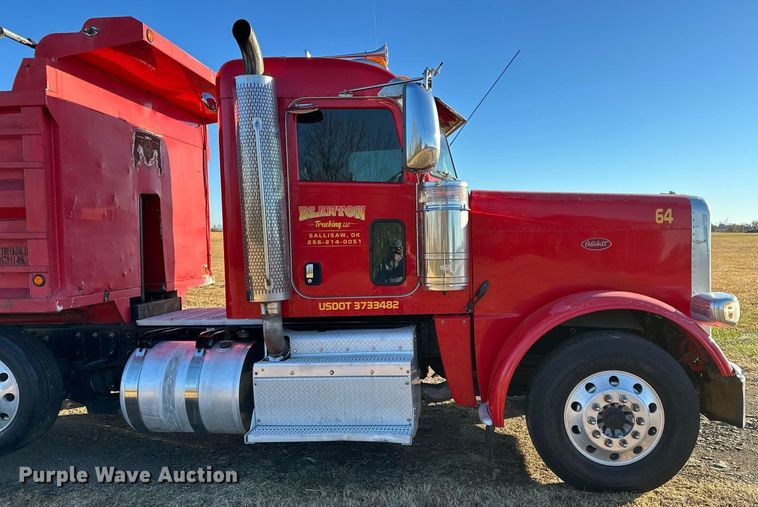 image for item DF8440 2012 Peterbilt 388 dump truck