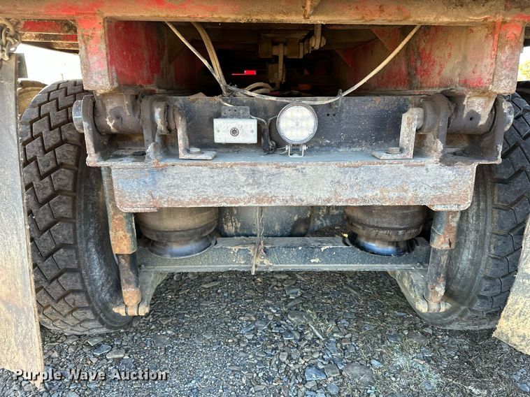 image for item DF8440 2012 Peterbilt 388 dump truck