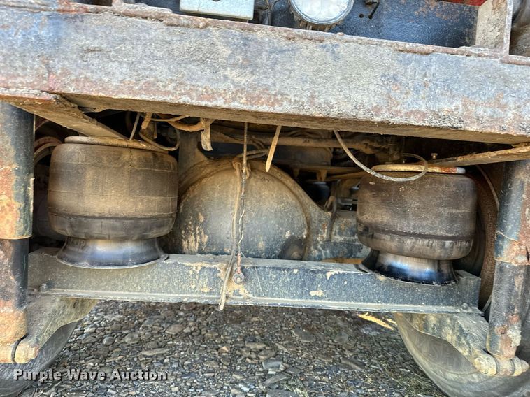 image for item DF8440 2012 Peterbilt 388 dump truck