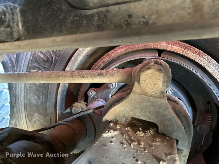 image for item DF8440 2012 Peterbilt 388 dump truck