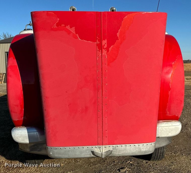 image for item DF8440 2012 Peterbilt 388 dump truck