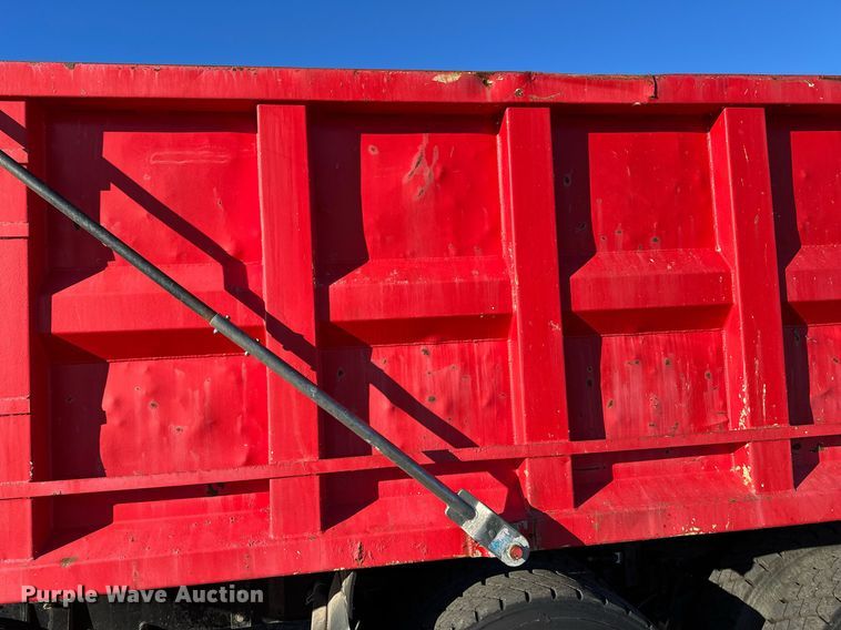 image for item DF8440 2012 Peterbilt 388 dump truck