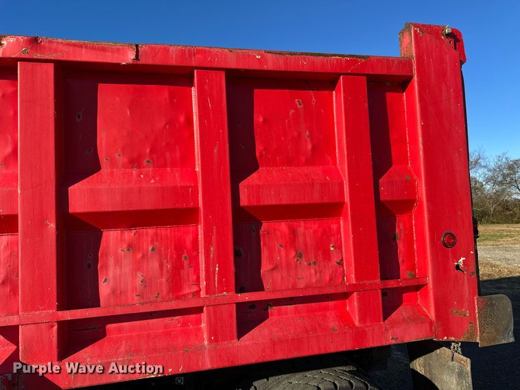 image for item DF8440 2012 Peterbilt 388 dump truck