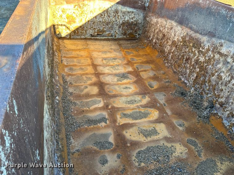 image for item DF8440 2012 Peterbilt 388 dump truck