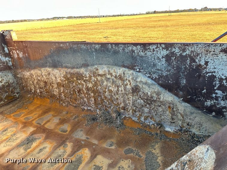 image for item DF8440 2012 Peterbilt 388 dump truck