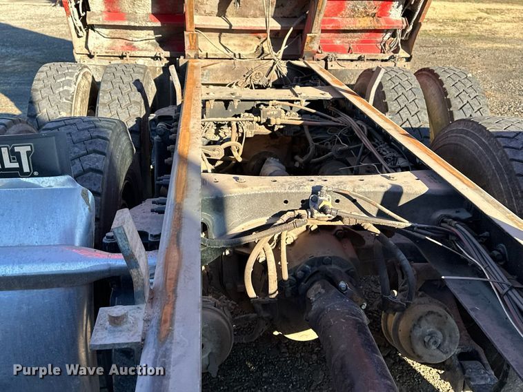 image for item DF8440 2012 Peterbilt 388 dump truck