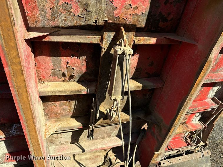 image for item DF8440 2012 Peterbilt 388 dump truck