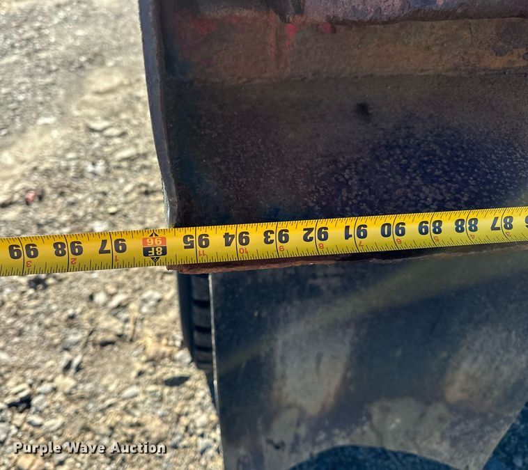 image for item DF8440 2012 Peterbilt 388 dump truck