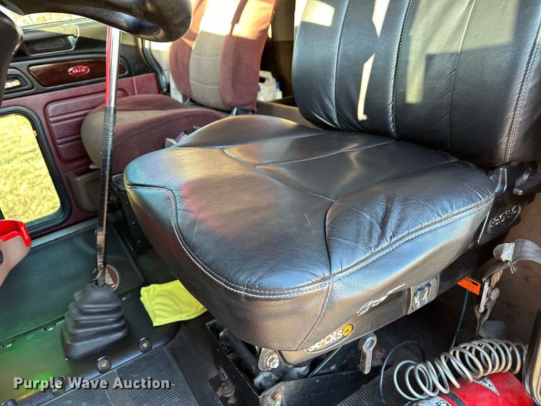 image for item DF8440 2012 Peterbilt 388 dump truck