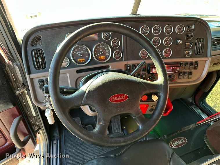 image for item DF8440 2012 Peterbilt 388 dump truck