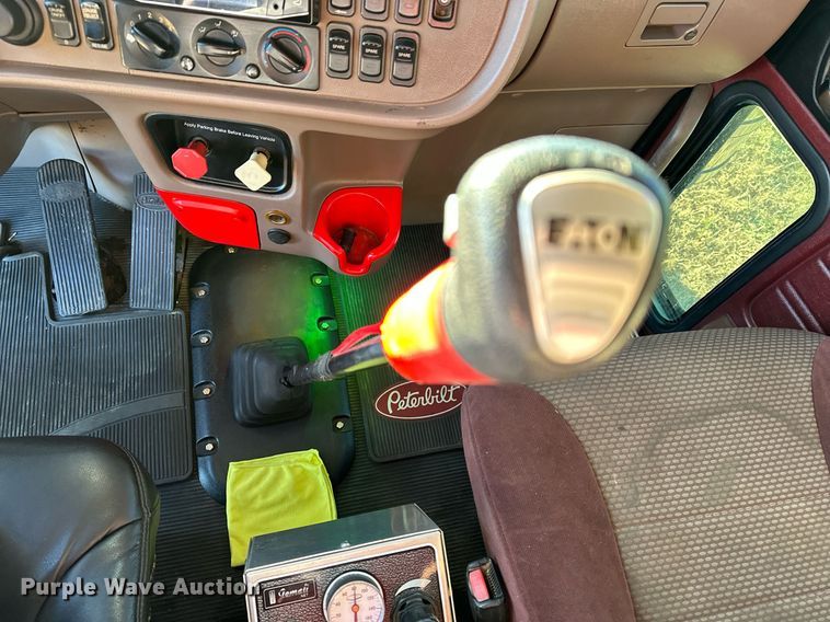 image for item DF8440 2012 Peterbilt 388 dump truck