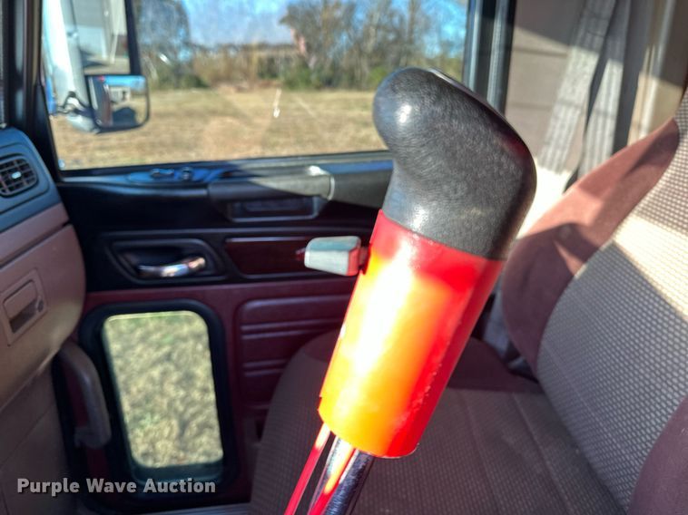 image for item DF8440 2012 Peterbilt 388 dump truck