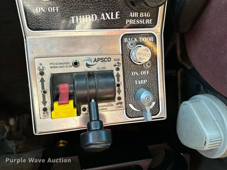 image for item DF8440 2012 Peterbilt 388 dump truck