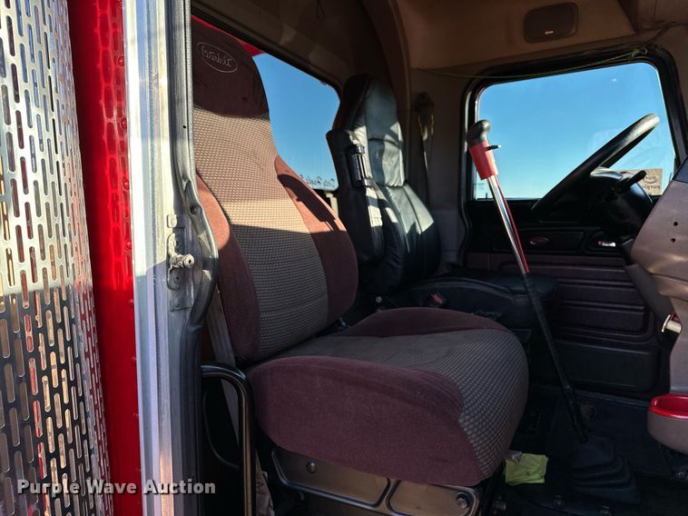 image for item DF8440 2012 Peterbilt 388 dump truck