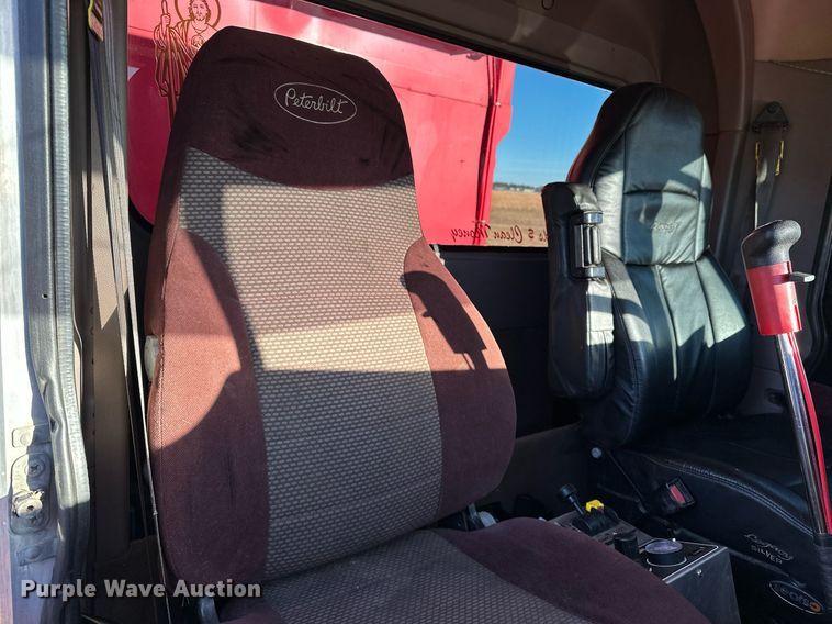 image for item DF8440 2012 Peterbilt 388 dump truck