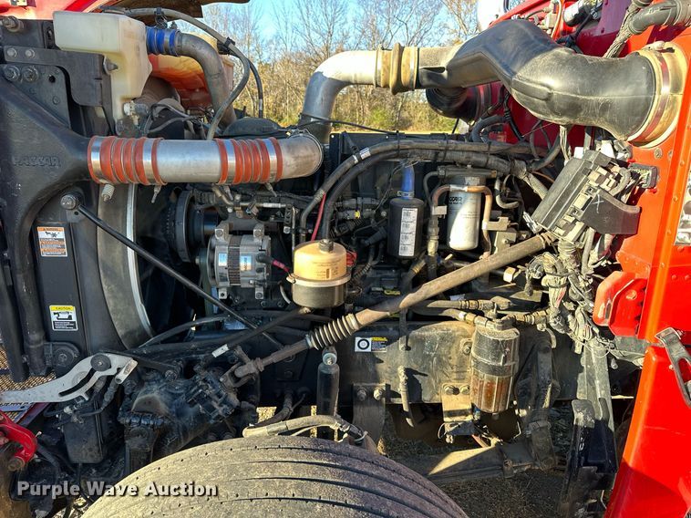 image for item DF8440 2012 Peterbilt 388 dump truck