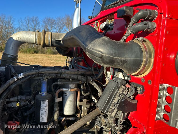 image for item DF8440 2012 Peterbilt 388 dump truck