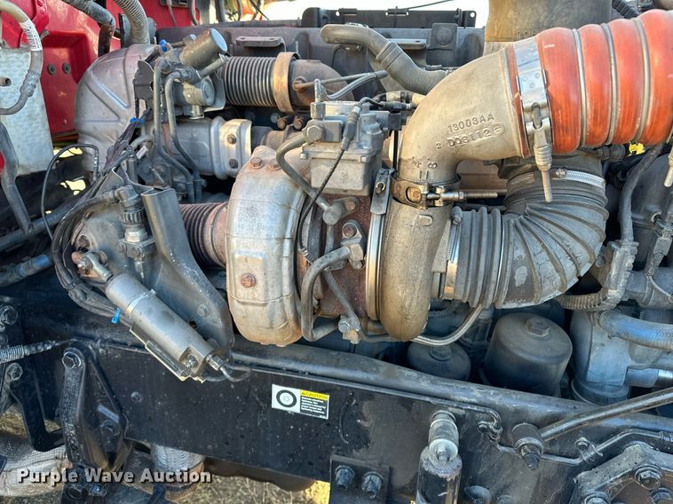 image for item DF8440 2012 Peterbilt 388 dump truck