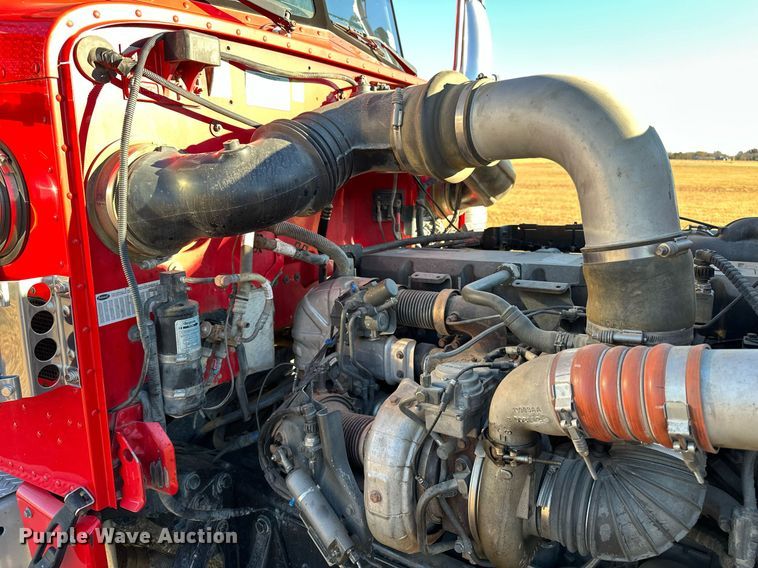 image for item DF8440 2012 Peterbilt 388 dump truck