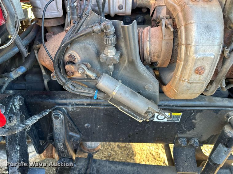 image for item DF8440 2012 Peterbilt 388 dump truck