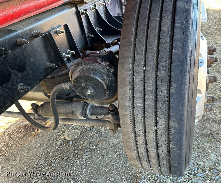 image for item DF8440 2012 Peterbilt 388 dump truck