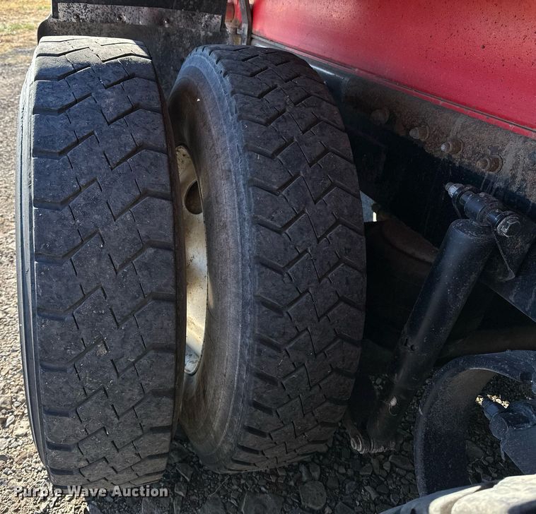 image for item DF8440 2012 Peterbilt 388 dump truck